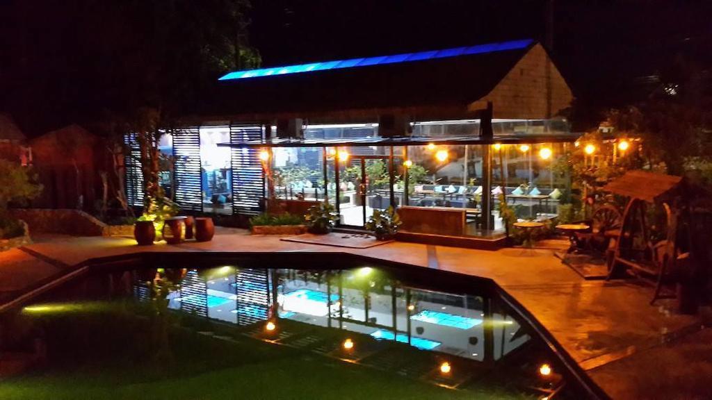 The Vareeya Resort Ban Pa Khlok Εξωτερικό φωτογραφία
